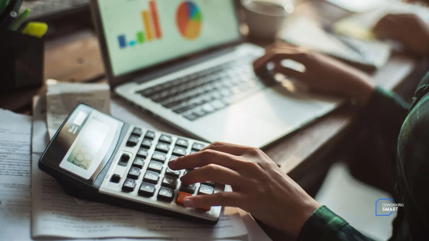 Qual o custo real de manter um escritório próprio vs coworking?